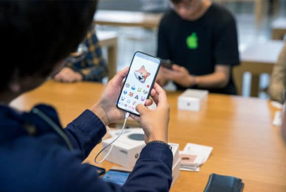 iphonex_launch_tokyo_animoji_20171102
