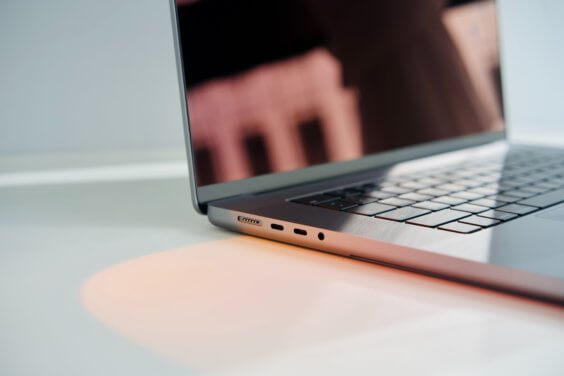 Apple Mac Book