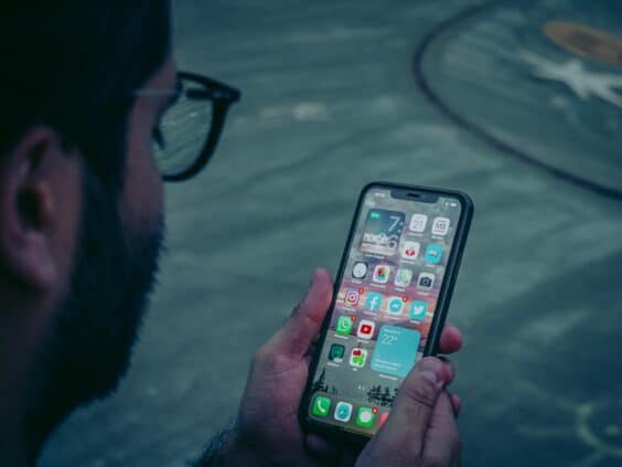 So entsperrt ihr euer iPhone mit der Apple Watch