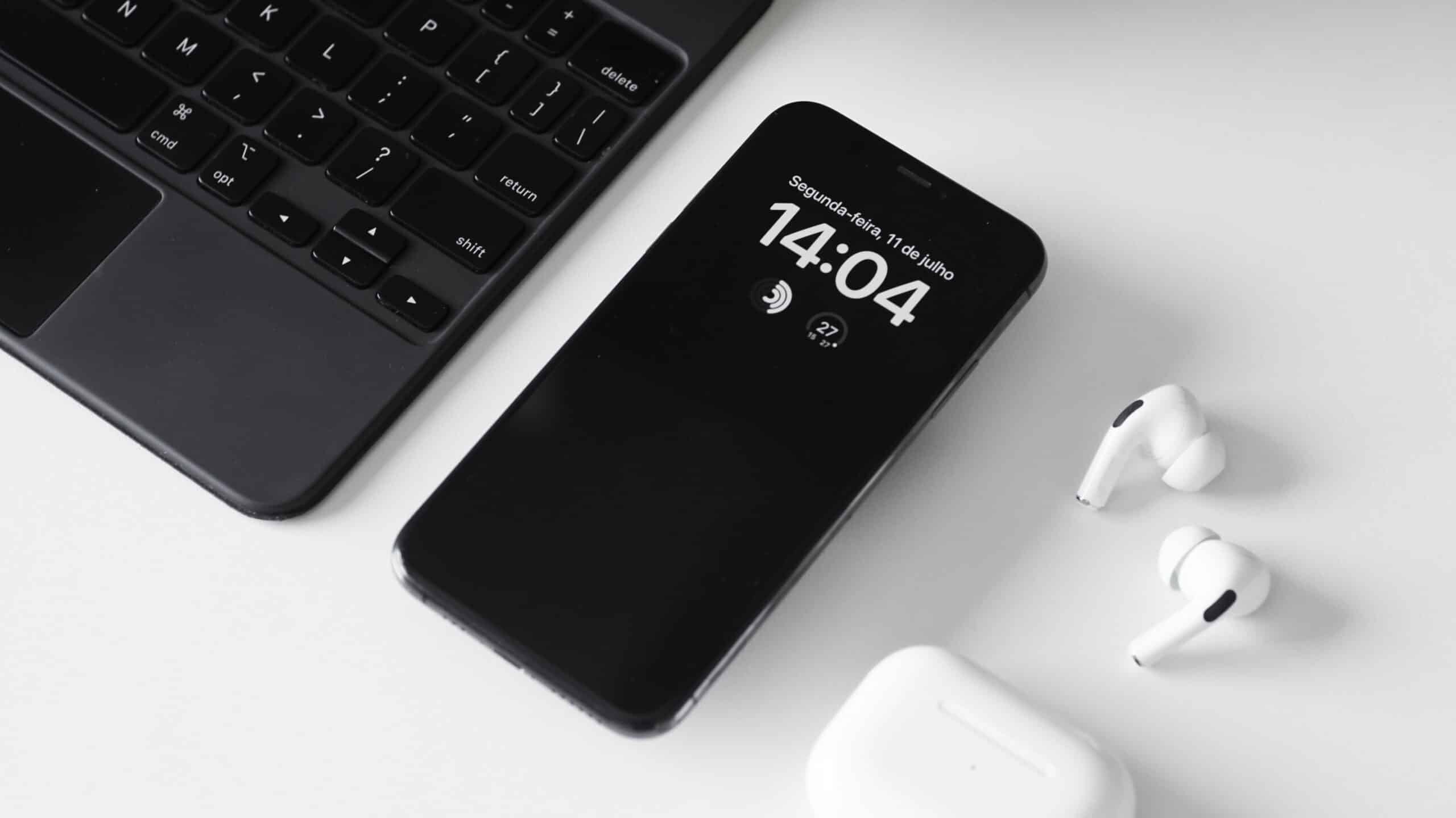 Das iPhone 14 Pro mit aktiviertem Always-On-Display
