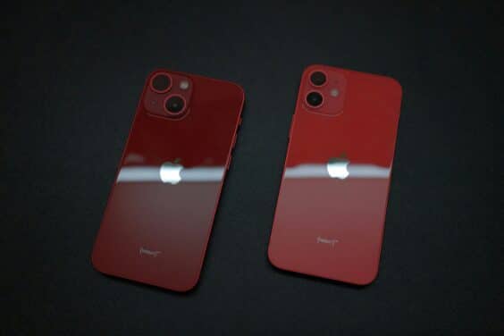 Apple iPhone Product (RED)